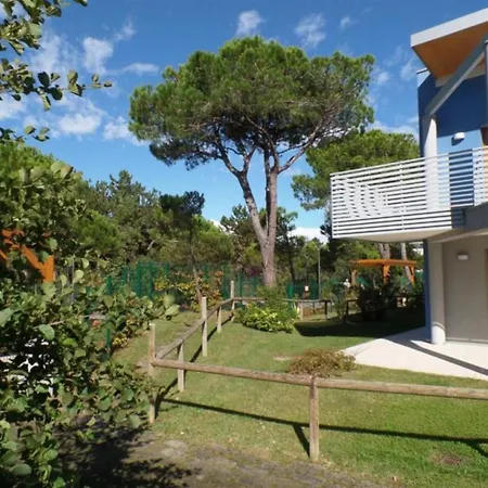 Four-room In A Two-storey Villa-bibione Apartment *